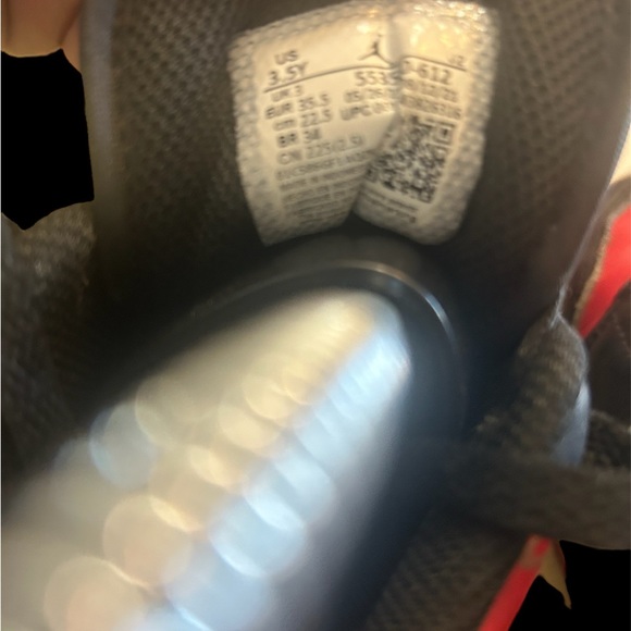 Nike Air Jordan 1 Low Bred Toe Black Red Size 3.5 Y 553560-612 - Picture 7 of 8